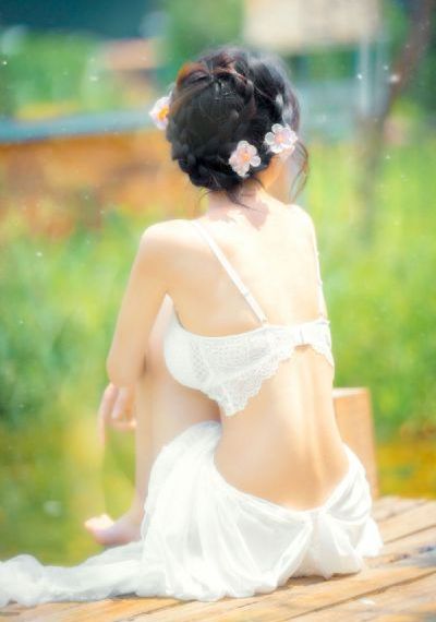 两乳房又高又大