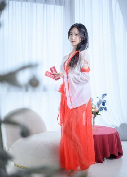 动漫八尺大人被吸乳视频