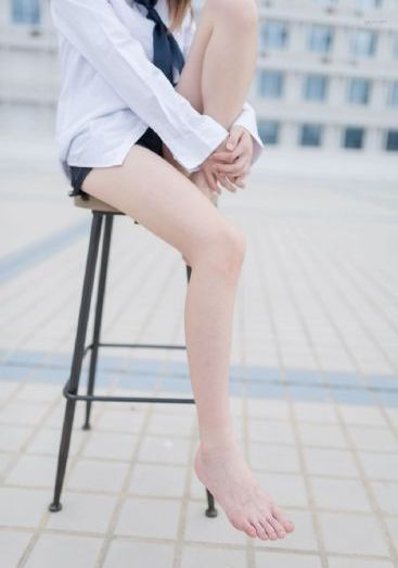 美女扒开尿口让男人捅爽