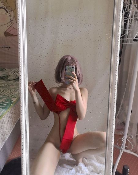 午夜精品在线播放