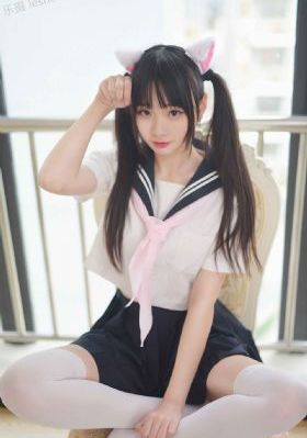 我跟女朋友闺蜜