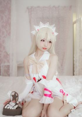 美女脱得一光二净无内衣内裤